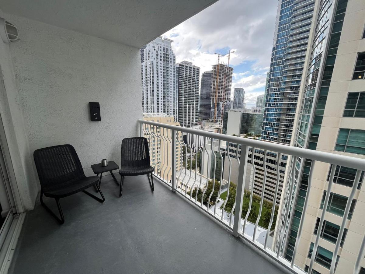 Studios In Brickell With Pool, Gym, Free Parking And Game Room マイアミ エクステリア 写真