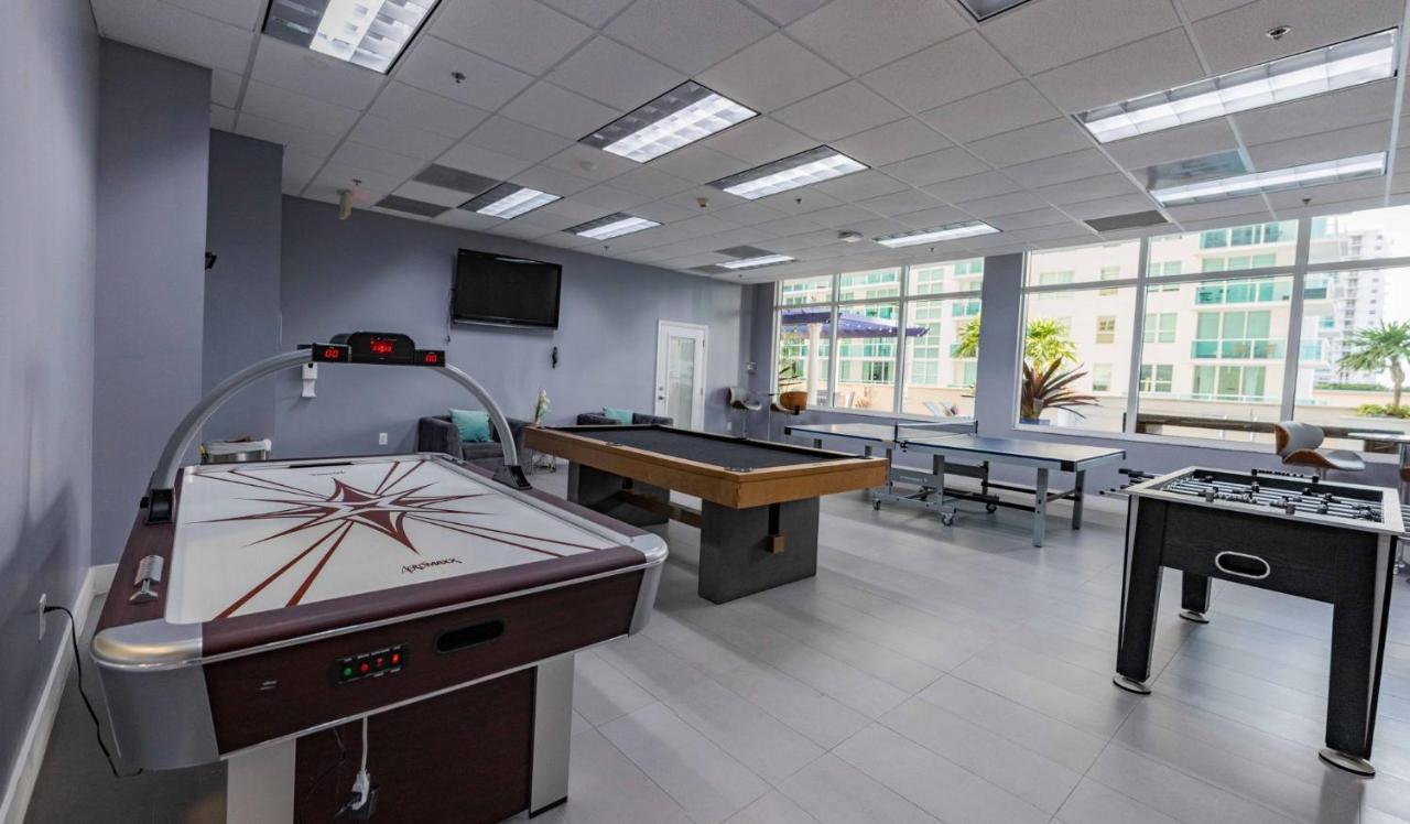 Studios In Brickell With Pool, Gym, Free Parking And Game Room マイアミ エクステリア 写真